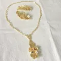 Goldfarbenes Edelstahl Blätter Blumen Halskette und Ohrring Set für elegante Damen - Blatt- Und Blumenstil (G7)