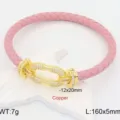 Bracciale in pelle intrecciata rosa con chiusura a ferro di cavallo, gioiello elegante. - Rosa