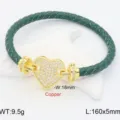 Bracciale in pelle intrecciata verde con chiusura a cuore in zircone oro variante. - Verde