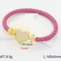 Bracciale in pelle intrecciata rosa con chiusura a cuore scintillante, 160x5mm, elegante. - Rosso rosa