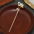 Elegant lotus pearl hair pin, vintage gold metal hair stick for traditional Chinese style. - Matte Gold