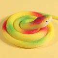 Realistisches regenbogenfarbenes Gummischlangenspielzeug für Streiche und Vögel - Rundkopfschlange / 70 cm / Gelb