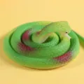 Giocattolo realistico di serpente in gomma verde e rosso per scherzi o spaventare uccelli - Cobra / 70 cm / Verde