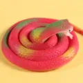 Serpente giocattolo realistico in gomma rossa e verde per scherzi e decorazioni - Cobra / 70 cm / Rosso