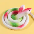 Giocattolo realistico a forma di serpente di gomma a due teste per scherzi in bianco rosso verde - Double-headed Round Head Snake / 73cm / Bianco