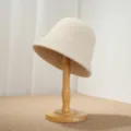 Detailansicht des Vintage Woll-Bucket-Hatz mit feiner Textur und elegantem Design. - M (56-58cm) / Weiß