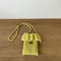 Gelbe Strick Umhängetasche mit Rüschen, stylische retro Mini Handytasche für Damen. - Senfgelb