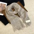 Leinen Karo Schal in Hellgrau, Lässiger Fransen Winterschal, Retro Stil Weiches Warmes Tuch - Khaki Feines Karo