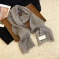 Grauer Leinenschal mit blauen Kanten und Fransen, vintage atmungsaktives Tuch für Herbst und Winter. - Grau Schwarz Dünn Gestreift
