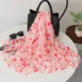 Rosa Blumenmuster dünner Chiffon Schal Strandtuch perfekt für sommerlichen Sonnenschutz. - Rot Tintendruck
