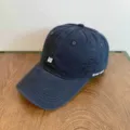 Gorra de béisbol clásica de algodón azul marino con letra N bordada y texto, estilo casual. - M (56-58cm) / Azul marino