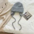 Gorro de punto gris con orejeras para mujer, gorro de invierno cálido con cordones. - 22*23 cm / Gris