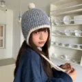 Koreanische warme Strick Ohrenklappe Mütze Damen Herbst Winter süße Bommel Mütze Wolle - M (56-58cm) / Hellblau