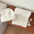 Conjunto de gorro y bufanda de punto blanco, accesorios cálidos de lana de invierno. - Blanco