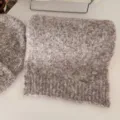 Detalle de bufanda de punto, textura de mezcla de lana, suave accesorio de moda de invierno. - Moka (bufanda)