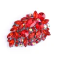 Prachtige rode kristalglas broche met fonkelende strass-steentjes, elegant mode-accessoire. - Rode Bladeren