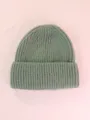 Bonnet en tricot côtelé vert sauge minimaliste pour l'hiver avec un revers plié - Vert