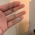 Collier élégant en acier titane argenté avec pendentif auréole rond scintillant - Collier en Acier Titane Argenté Zircon Ultra Brillant