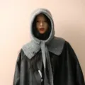 Graue gestrickte Sturmhaube mit Kapuze Schal warme Wintermuetze fuer Damen Mode stilvoll - M (56-58cm) / Grau