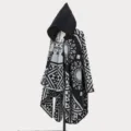 Schwarzer weißer geometrischer Kapuzenstrickmantel Damen Winter warmer Poncho Schal. - Cape / Schwarz Weiß