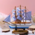 Mediterranes Holz Segelboot Modell Tisch Dekoration blau weisse Streifen Segel. - [16 cm] Segelboot / Blaue Streifen [Ohne Licht]