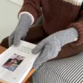 Graue melierte lange Strickhandschuhe Damen, winterwarme Wollhandschuhe für den Alltag. - Vollfinger / Melierter Dunkelgrau