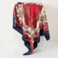 Élégant foulard carré en soie satinée imprimé chaîne rouge blanc bleu pour femme 90x90cm - Bleu marine - chaîne