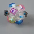 Nahaufnahme eines bunten, vielseitigen mechanischen Schalter-Fidget-Stressabbau-Ballspielzeugs. - 12-Tasten Kugelform Licht Mehrfarbig