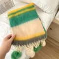 Kinder bunt gestreifter Schal Winter warmer Pompon Halswärmer gemütliches Mode Detailbild - 26X145cm / Gelb Grün (Pompon)