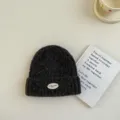 Bonnet tricoté bébé gris foncé, bonnet d'hiver chaud pour enfants avec patch, doux et cosy. - S / Gris foncé