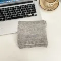 Sciarpa in maglia grigia per bambini con simpatico ricamo di lettere di gatto inverno - Sciarpa / Grigio chiaro