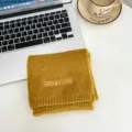 Sciarpa invernale in maglia gialla con dolce ricamo di lettere, accessorio moda bambini - Sciarpa / Giallo