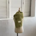 Detalle de bufanda de lana tejida para niños, calentador de cuello verde de invierno. - Bufanda verde fruta