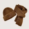 Kinder Winter Strickmütze und Schal Set, braune Wollmütze mit süßer Buchstabenstickerei. - Mütze Schal Set / Kaffeebraun