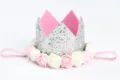 Diadema con corona de cumpleaños plateada brillante para niños con rosas rosas y blancas - VACÍO / Plateado