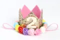 Diadema con corona dorada brillante para cumpleaños de bebé con número 2 y rosas - Número 2 / Oro Claro Arcoíris