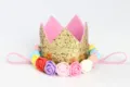 Diadema con corona dorada brillante y rosas de espuma de colores para cumpleaños - VACÍO / Oro Cián Arcoíris