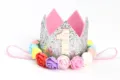 Diadema de corona con purpurina plateada para el primer cumpleaños y flores de espuma - Número 1 / Plata Holográfica