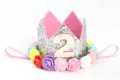 Corona plateada de 2º cumpleaños con rosas de colores para bebés y niños - Número 2 / Plata Holográfica