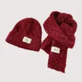 Conjunto de gorro de punto de invierno y bufanda de lana cálida para niños en rojo oscuro. - Burdeos