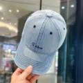 Hellblaue Jeans-Baseballcap mit stilvoller Buchstabenstickerei und gebogenem Schirm. - M (56-58cm Verstellbar) / Forever Buchstabe Gestickter Stil / Hellblau