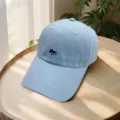 Hellblaue Baumwoll Baseball Cap mit niedlichem gesticktem Fuchs Design, stylischer Sommerhut. - Verstellbar / Hellblau (Reguläre Version)
