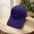 Lila Baseballkappe für Damen mit süßer kleiner Fuchs Stickerei aus hochwertiger Baumwolle. - Verstellbar / Lila (Reguläre Version)