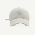 Graue Baumwoll-Baseballkappe mit blauer Herz-Bestickung, lässiger Sonnenschutz für Damen. - Verstellbar / Beige