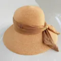 Chapeau de paille élégant pour femmes avec nœud ruban et logo métallique chic pour la plage. - M (56-58cm) / Nœud Kaki