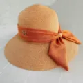 Chapeau de paille femme été anti-uv avec beau ruban nœud et logo métal pour la plage. - M (56-58cm) / Orange Chaud avec Nœud
