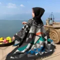 Ethnischen Stil Kapuze Poncho Schal, Kunst-Kaschmir geometrische Muster Wickel für Outdoor. - Dreieck-Kombination - Schwarz & Dunkelgrün