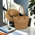 Borsa tote grande in paglia intrecciata con manici in pelle marrone per vacanze al mare - Set Cappello & Borsa / Cachi Tinta Unita