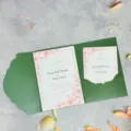 Élégant faire-part de mariage découpé au laser vert avec des cartes à motifs floraux - Vert Foncé
