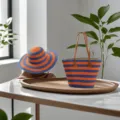 Set borsa da spiaggia in paglia a righe fatta a mano e cappello arancione e blu - Set Cappello & Borsa / Strisce Blu e Arancioni